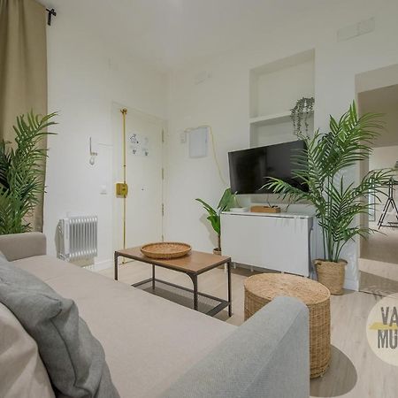 Nuevo Apt De 7 Pax En El Corazon De Malasana Madrid Luaran gambar