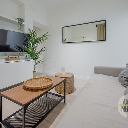 Nuevo Apt De 7 Pax En El Corazon De Malasana Madrid Luaran gambar