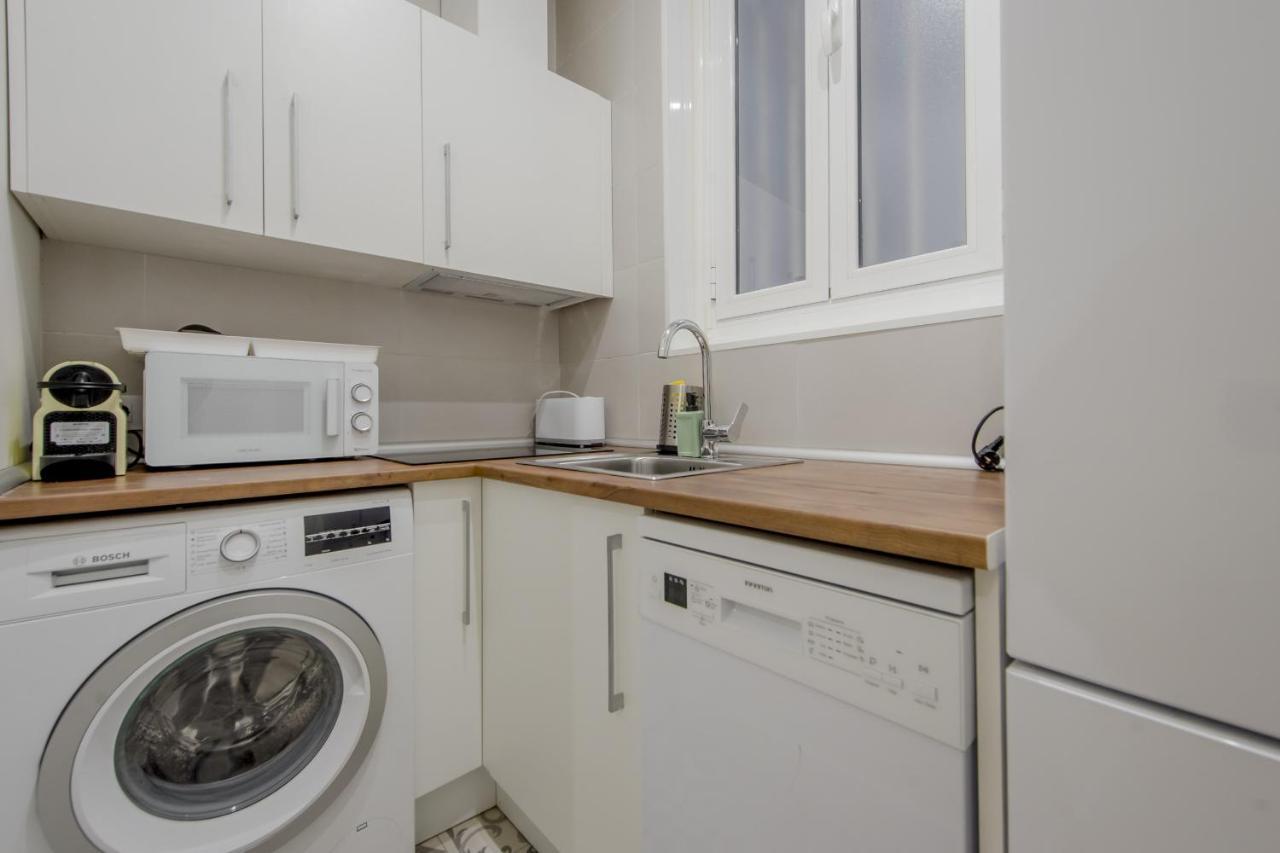 Nuevo Apt De 7 Pax En El Corazon De Malasana Madrid Luaran gambar
