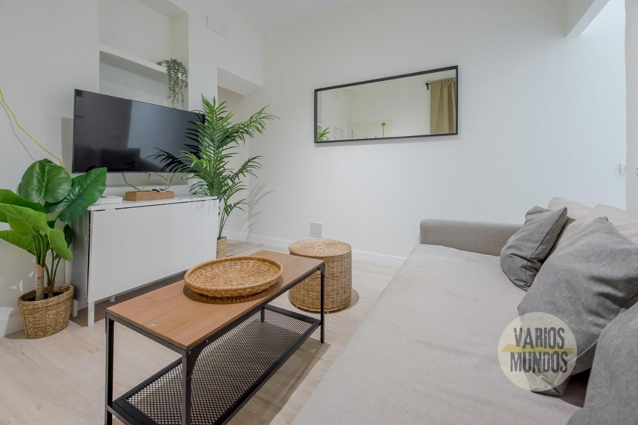 Nuevo Apt De 7 Pax En El Corazon De Malasana Madrid Luaran gambar