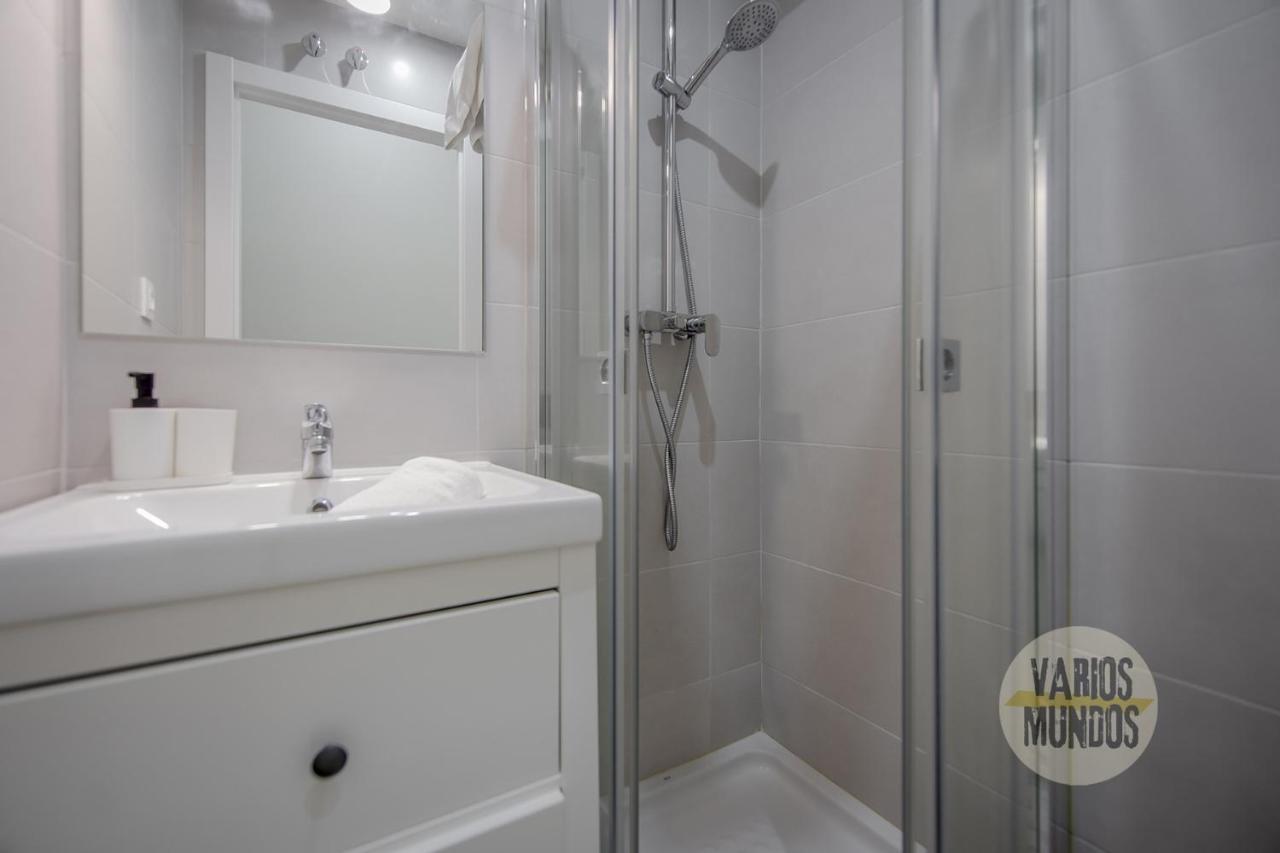 Nuevo Apt De 7 Pax En El Corazon De Malasana Madrid Luaran gambar